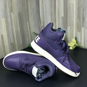 nike court borough pembe